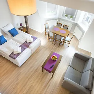 Emaus Apartahotel