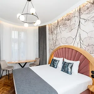 Wawel - Old Town Apartahotel